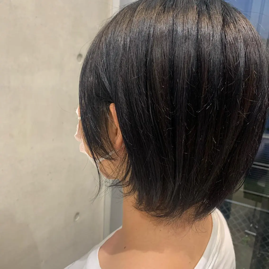 ショート カラー ブルーカラー ブルーグレー ヘアカラー 金田 ありさのヘアスタイル