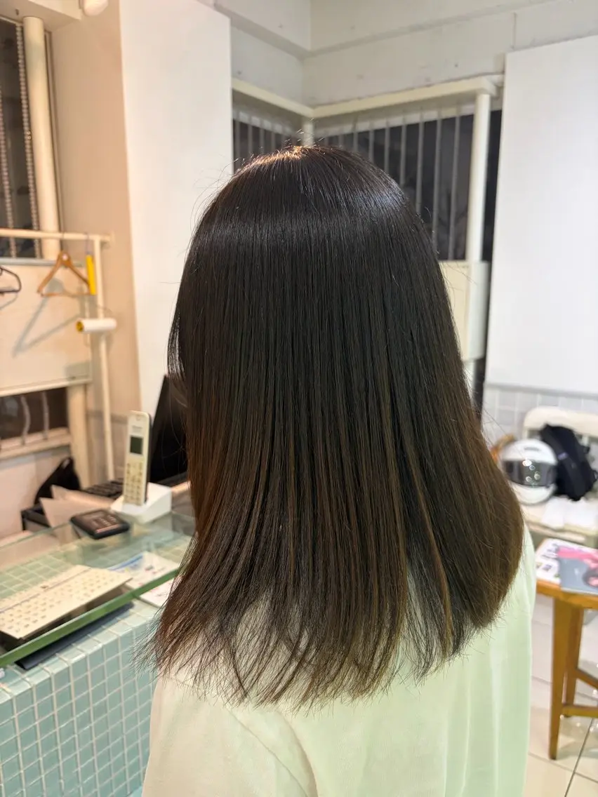セミロング カット トリートメント 佐藤 志陽のヘアスタイル