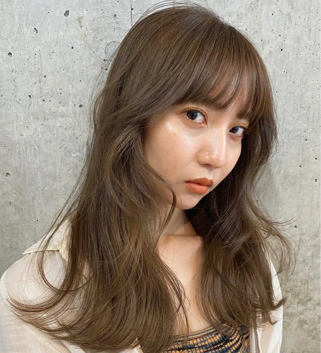 ロング カラー ベージュカラー 透明感カラー グレージュ レイヤーカット Pia ツボイ ケイタのヘアスタイル