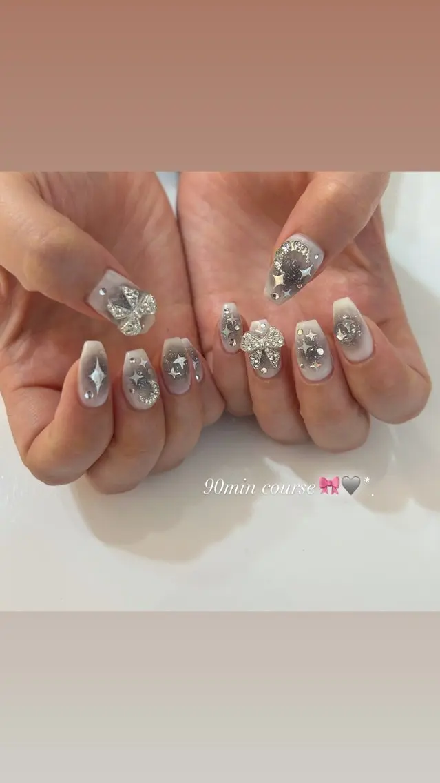 ネイル ハンドネイル ViViA momokaのネイルデザイン