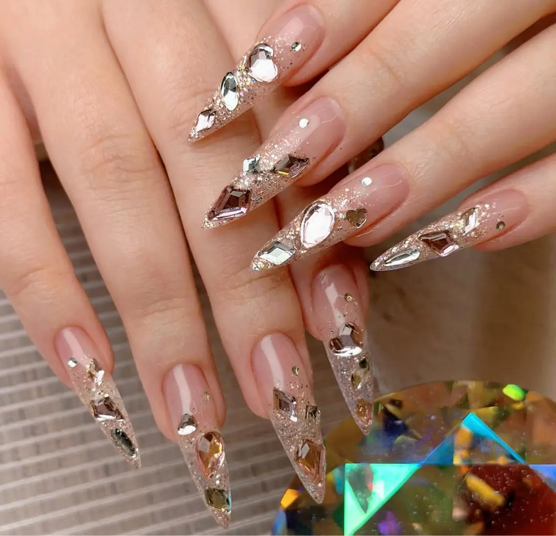 ネイル オーロラネイル フレンチネイル ジェルネイル ハロウィン キラキラネイル H.baby Nail Salonのネイルデザイン