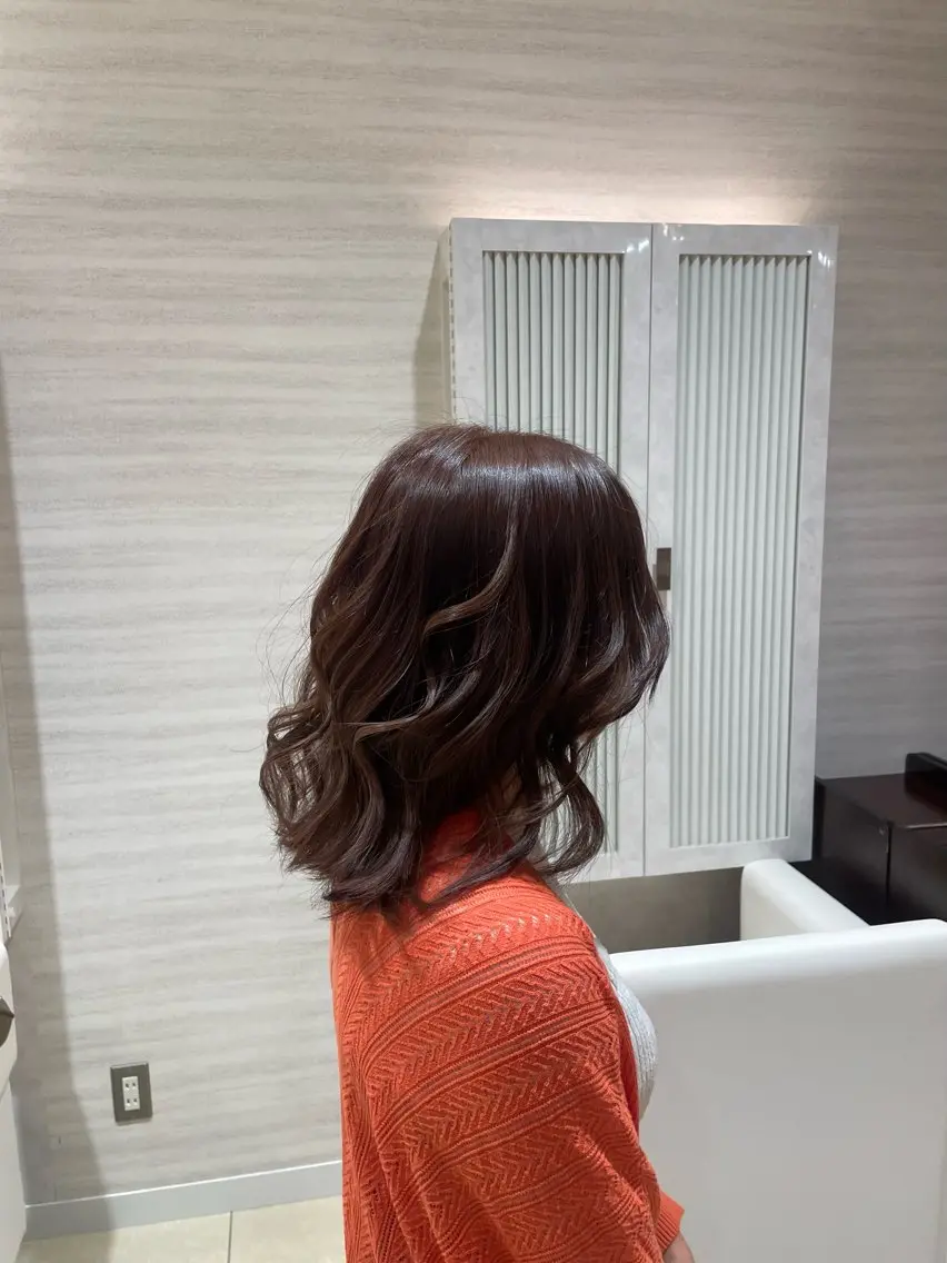 ミディアム カラー ベージュカラー ピンクカラー ピンクベージュ 脱白髪染め白髪ぼかし TERA(寺崎)のヘアスタイル
