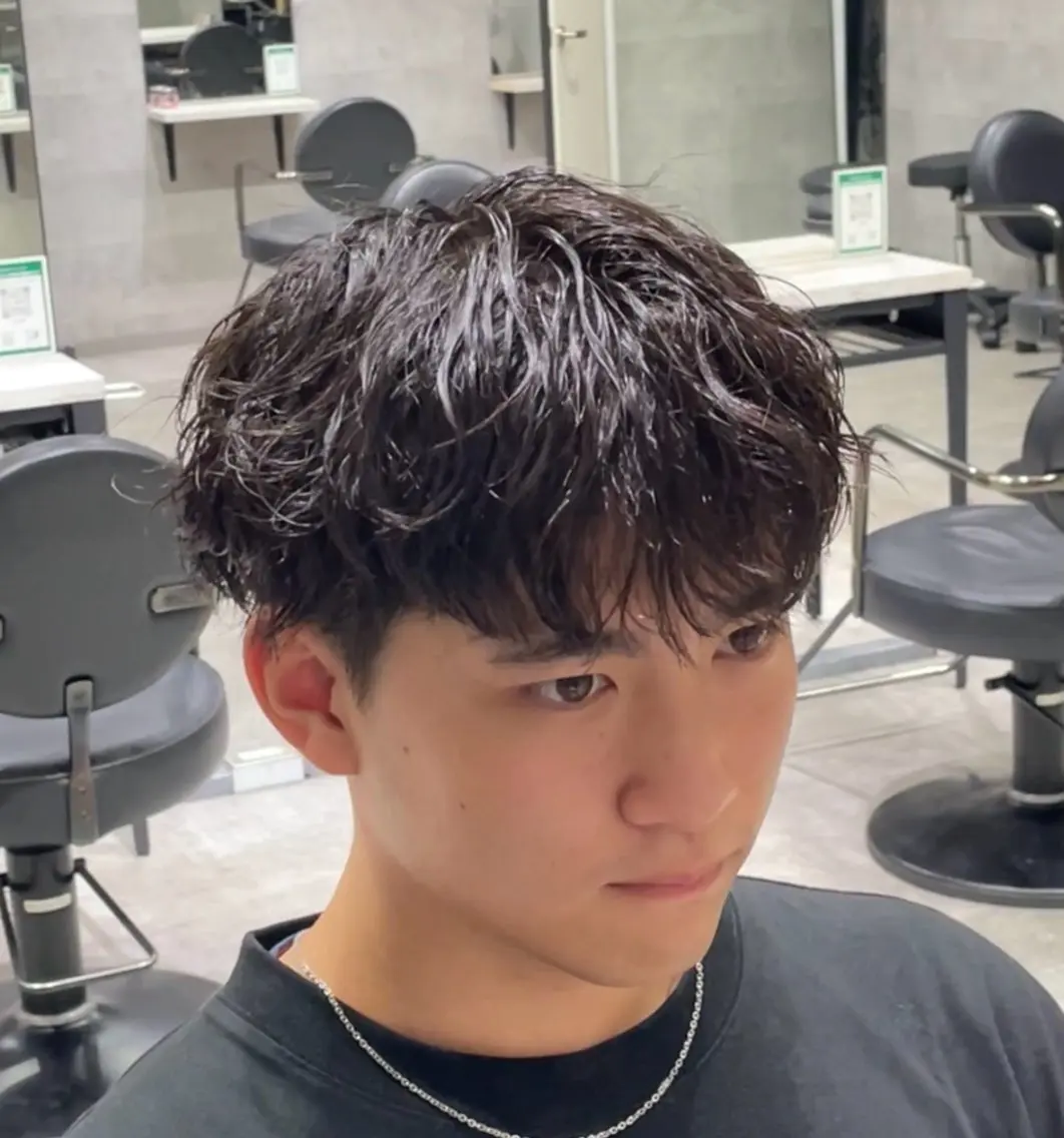 パーマ メンズ マッシュ メンズパーマ パーマ センターパート /韓国men'sヘアのヘアスタイル