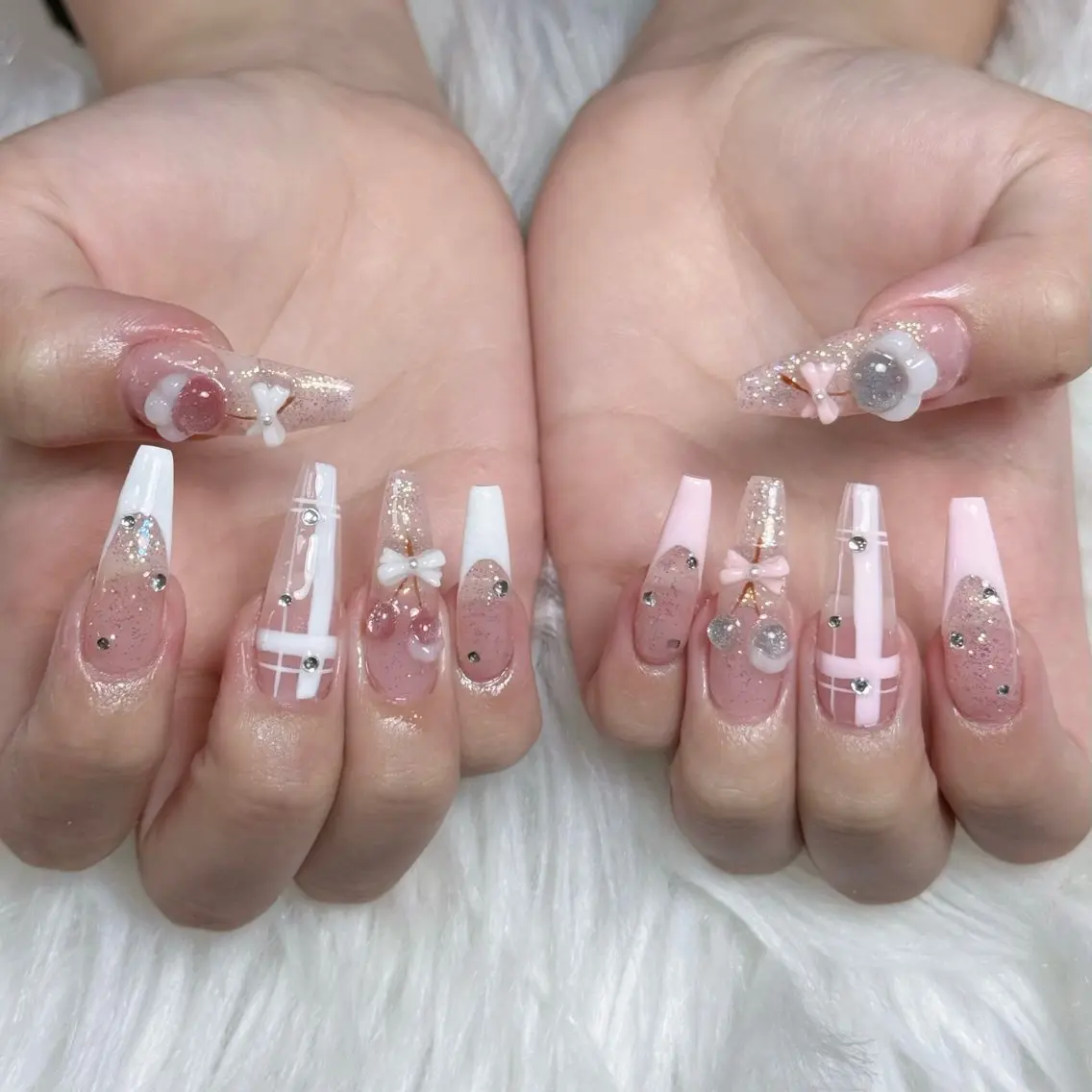 ネイル フレンチネイル ジェルネイル キラキラネイル 韓国ネイル マグネットネイル Julli NailStudioのネイルデザイン