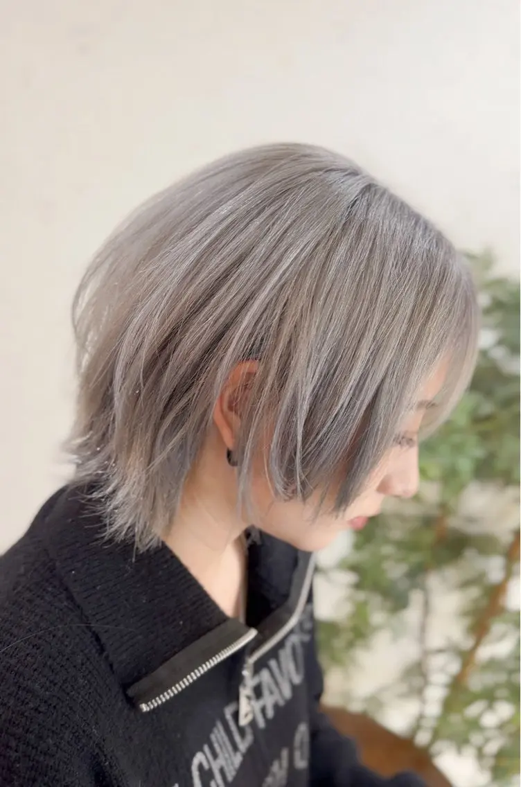 ショート ボブ ショートヘア ウルフカット 飯星慧斗 /ブリーチ、縮毛矯正のヘアスタイル