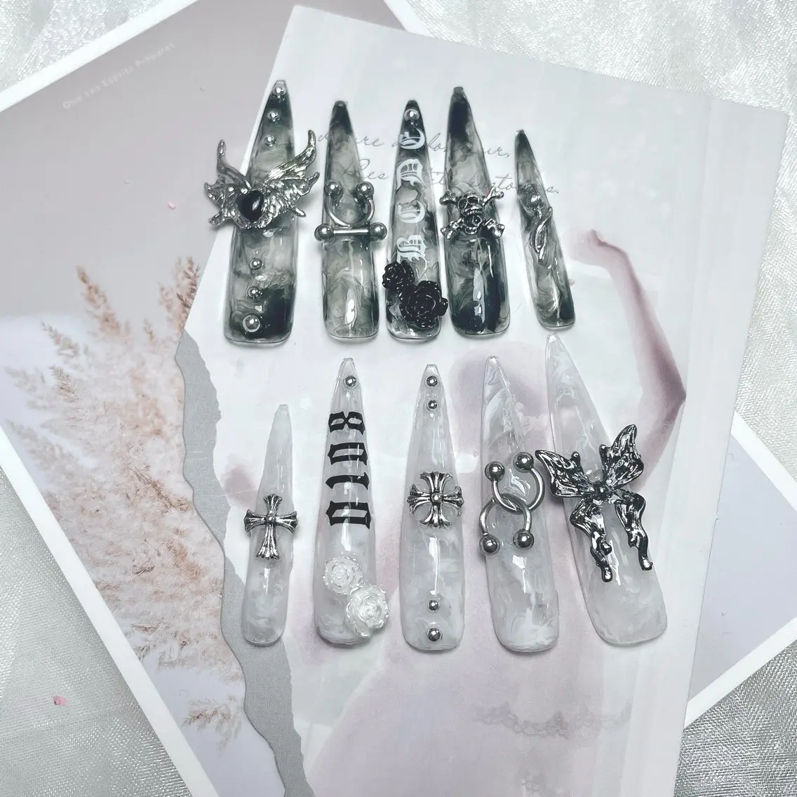 ネイル 成人式 ジェルネイル ネイルチップ 冬ネイル クリスマス ハンドネイル MoMoA Nail ネイル長さ出し専門店のネイルデザイン