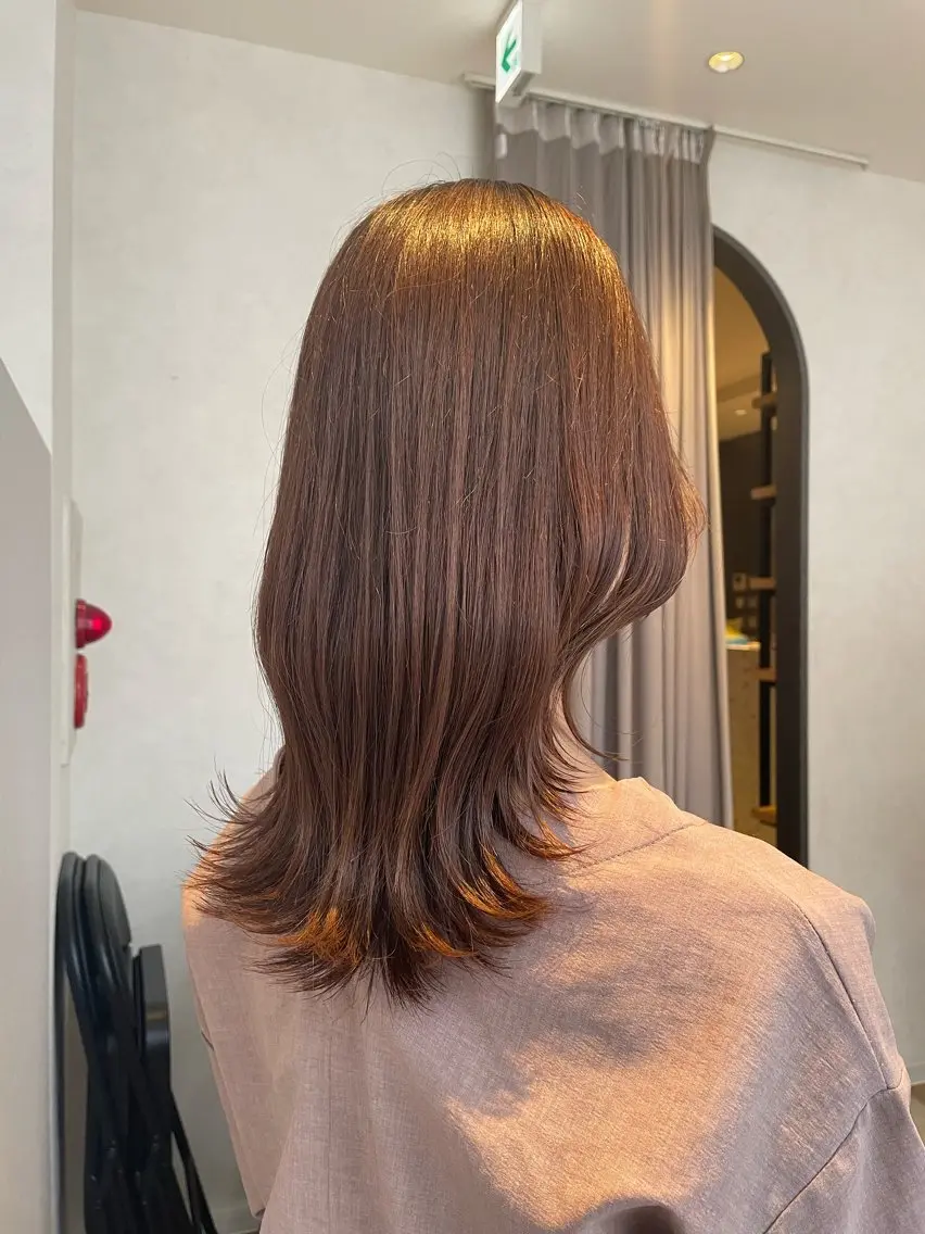 ミディアム レイヤーカット inity　杉本 美羽のヘアスタイル