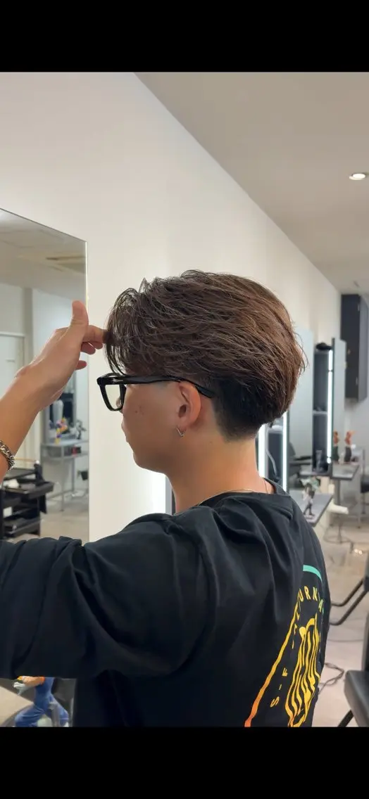 パーマ メンズ フェザーパーマ メンズパーマ カット パーマ eraアメ村店 ヒイロのヘアスタイル
