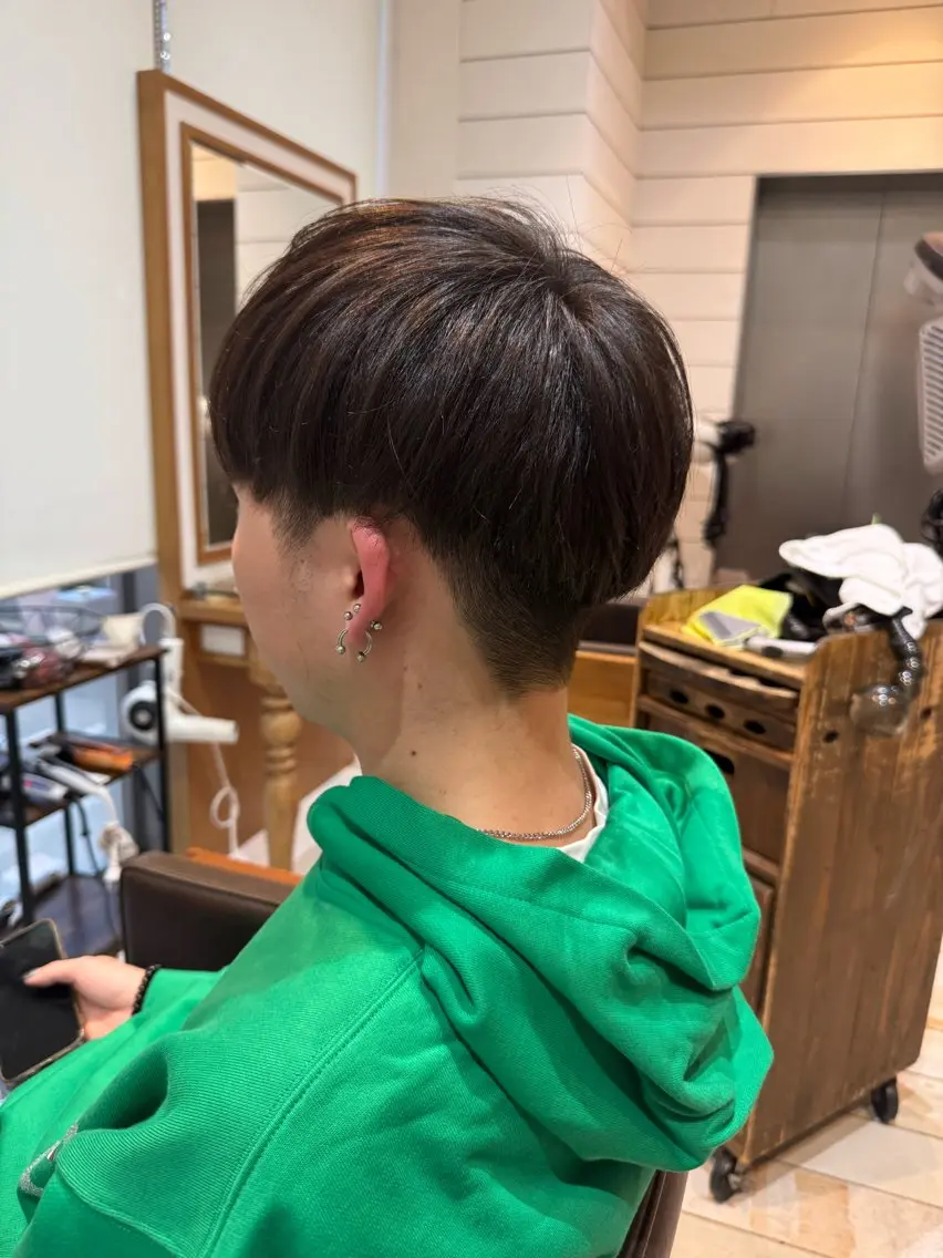 メンズ HIDERO/渋谷/ 韓国/顔周りカットのヘアスタイル