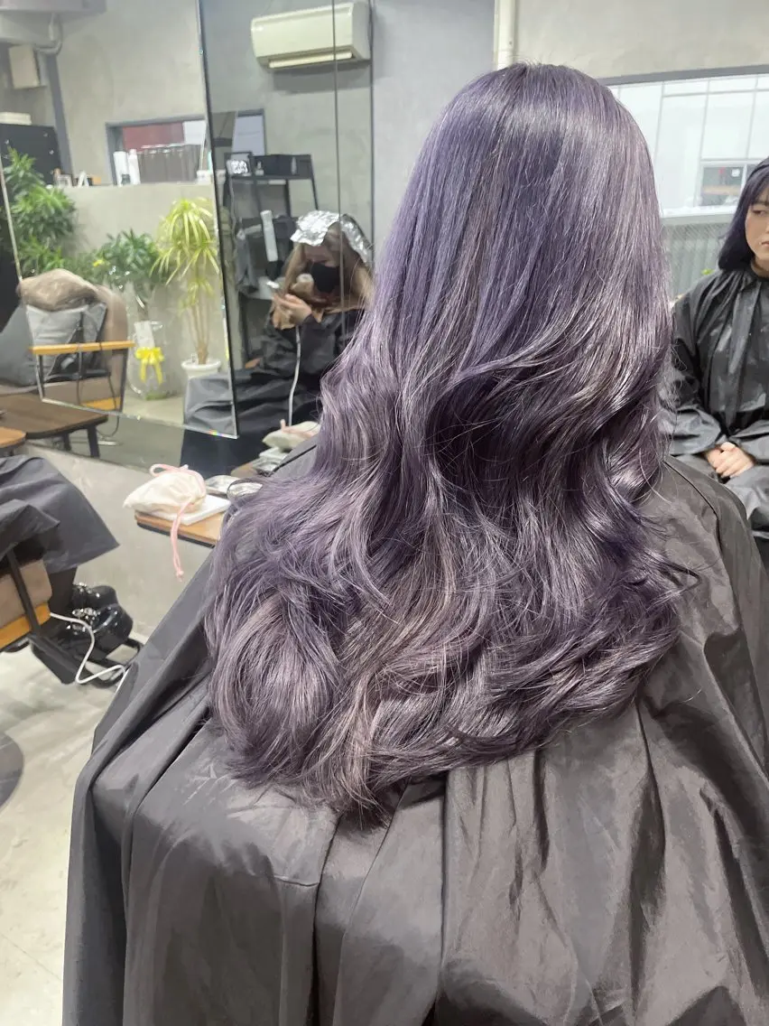 ロング カラー ラベンダーカラー AIRI layer cut hairのヘアスタイル