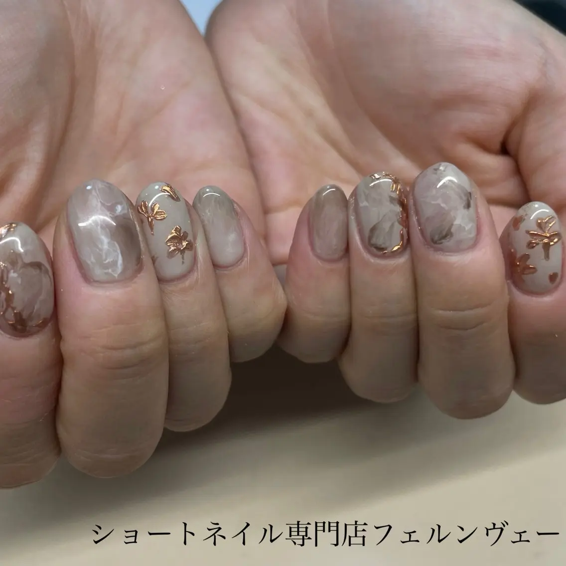 ネイル ミラーネイル ニュアンスネイル オフィスネイル ショートネイル ショートネイル専門店 フェルンヴェー代々木のネイルデザイン