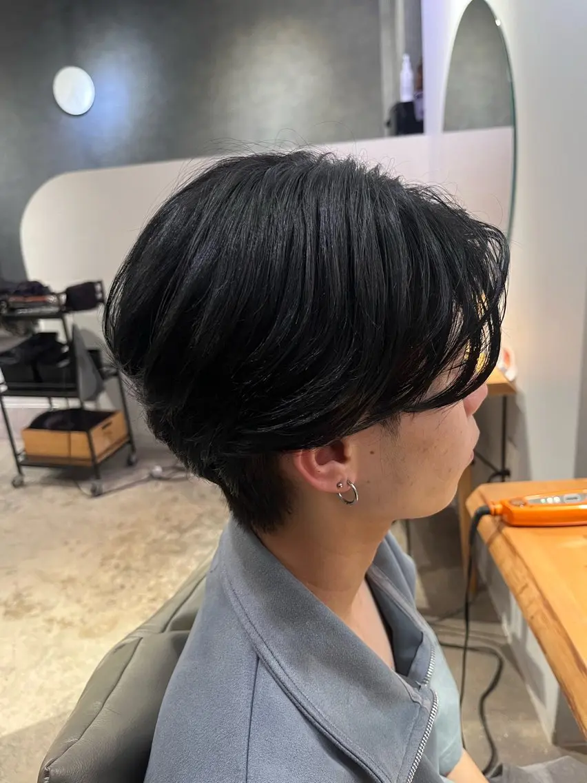 カラー メンズ 友 美海のヘアスタイル