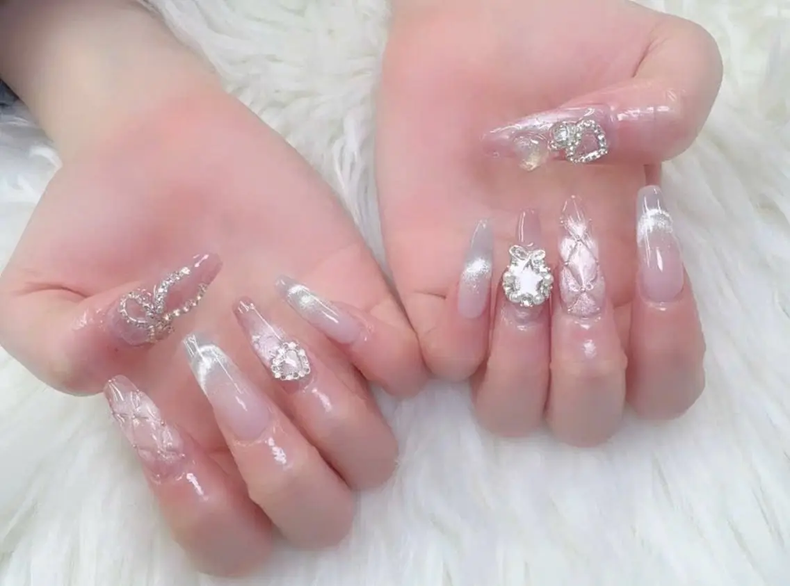 ネイル フレンチネイル グラデーション マグネットネイル ニュアンスネイル オフィスネイル ハンドネイル ハンドケア Hara Nail 【持ち込みOK】のネイルデザイン