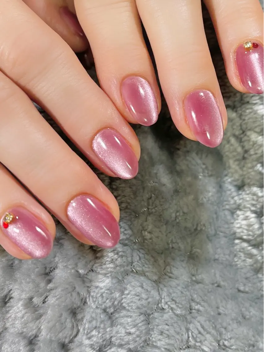 ネイル アートネイル マグネットネイル マグネットワンカラー ワンカラーネイル ストーンネイル ハンドネイル nails by Mouのネイルデザイン