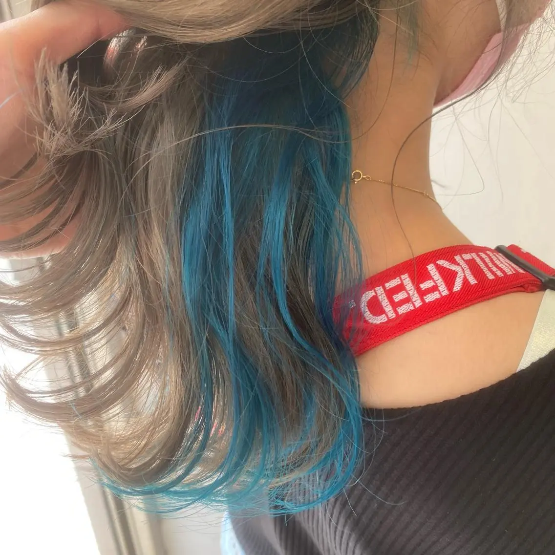ロング カラー ブルーカラー グレージュ インナーカラー ミルクティーグレージュ 💚 nao💚のヘアスタイル