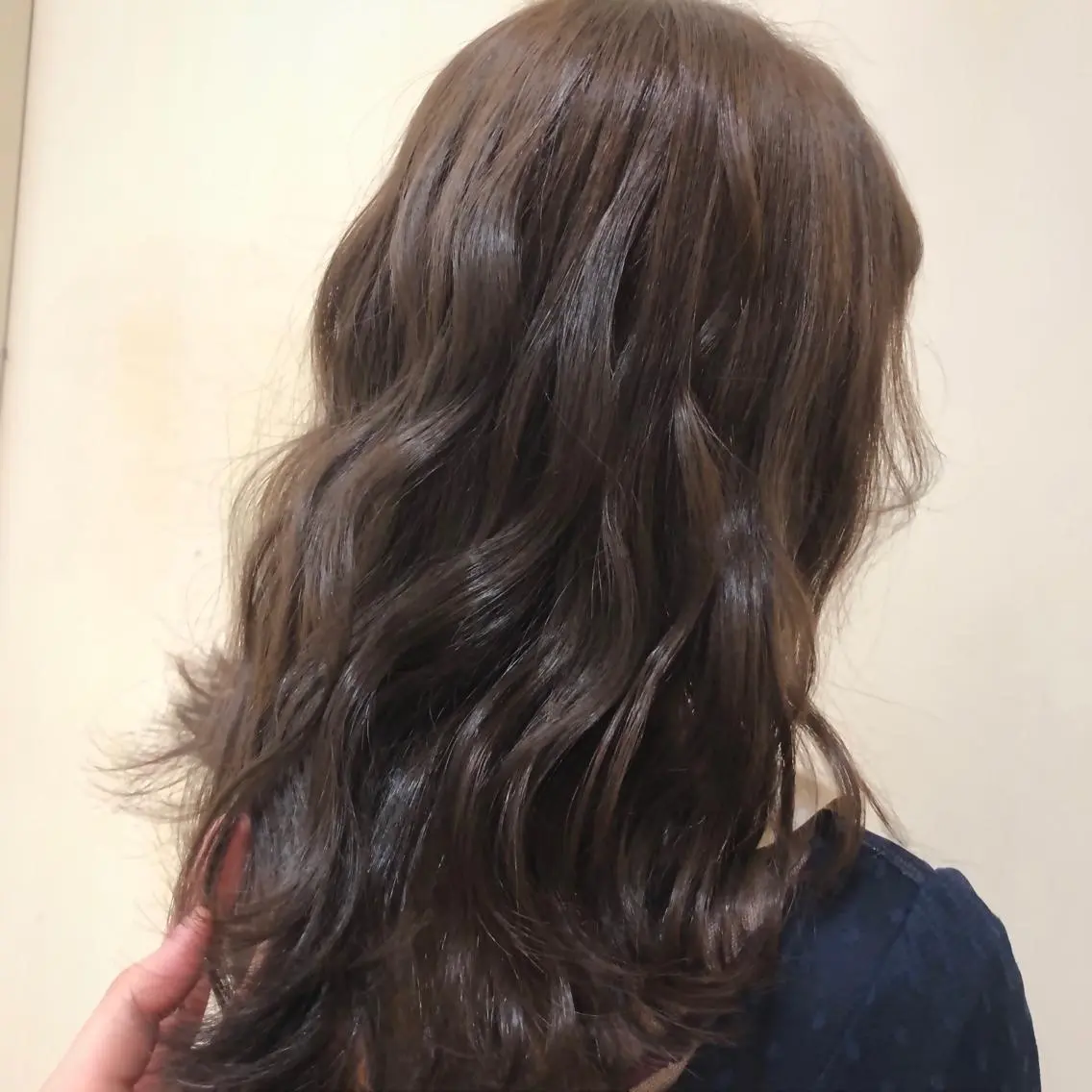 セミロング アッシュ Yui ユイのヘアスタイル