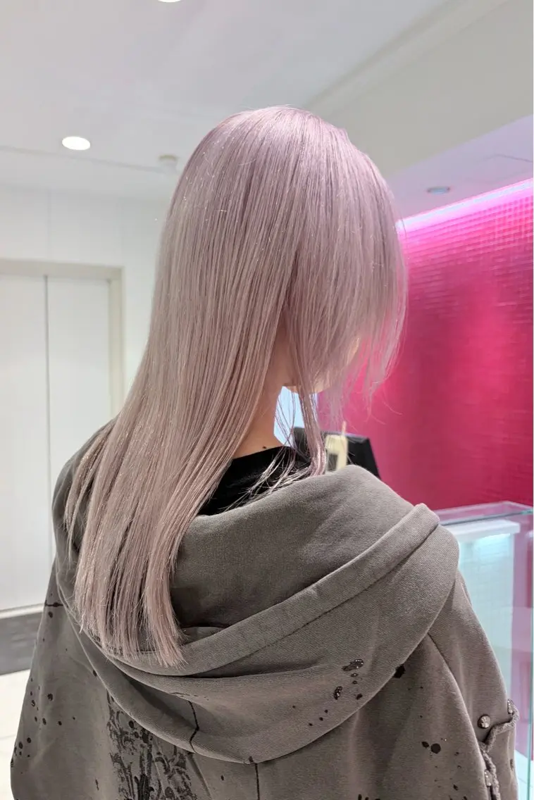 ロング カラー ブリーチ ダブルカラー 半田 陽菜のヘアスタイル