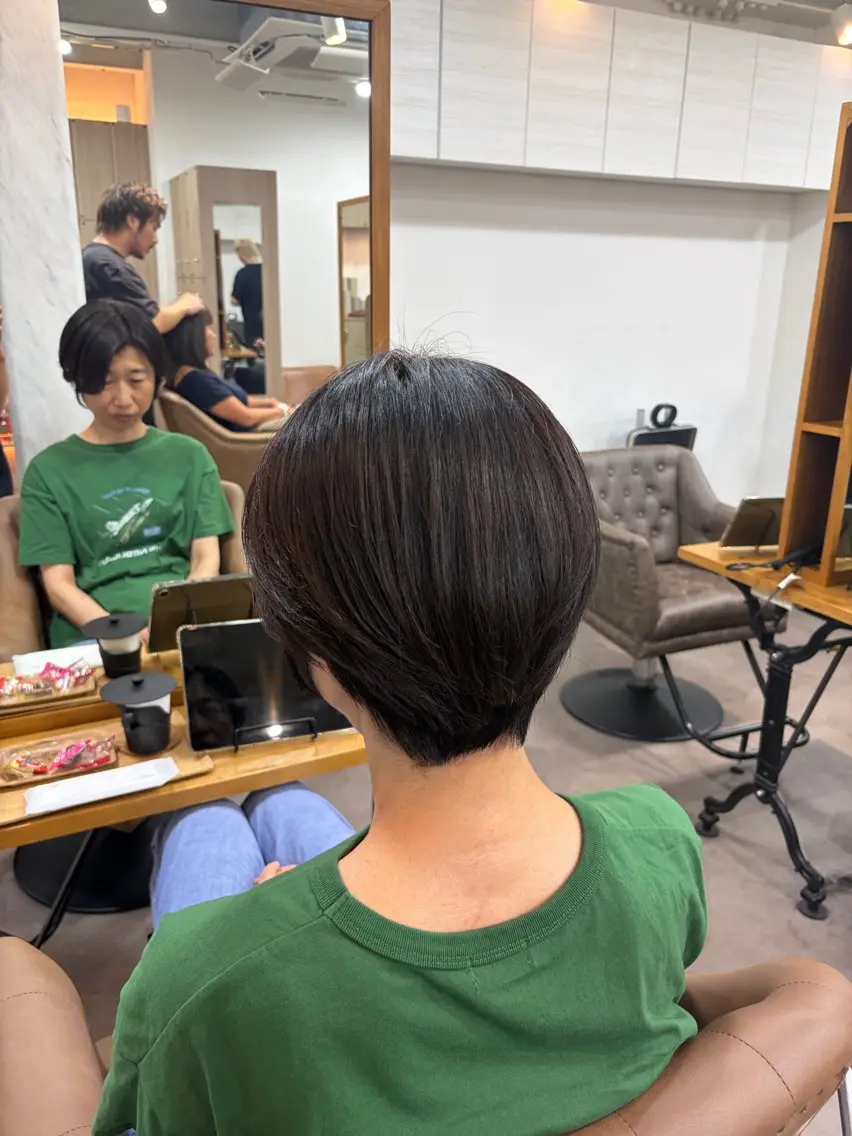 ショート カット 🌱縮毛矯正/カラー /🌈りつき🌈のヘアスタイル