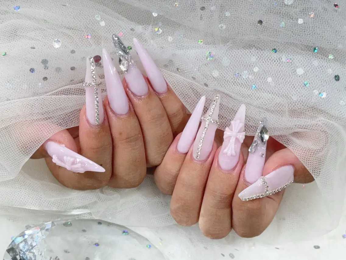 ネイル ハンドネイル ベスティオーラ aineのネイルデザイン