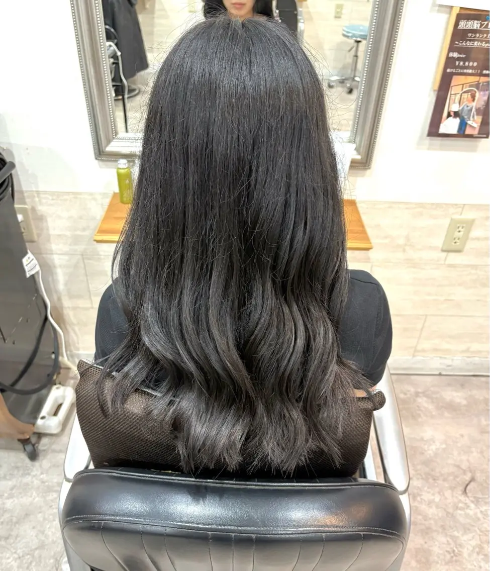ロング 堀川 希歩のヘアスタイル