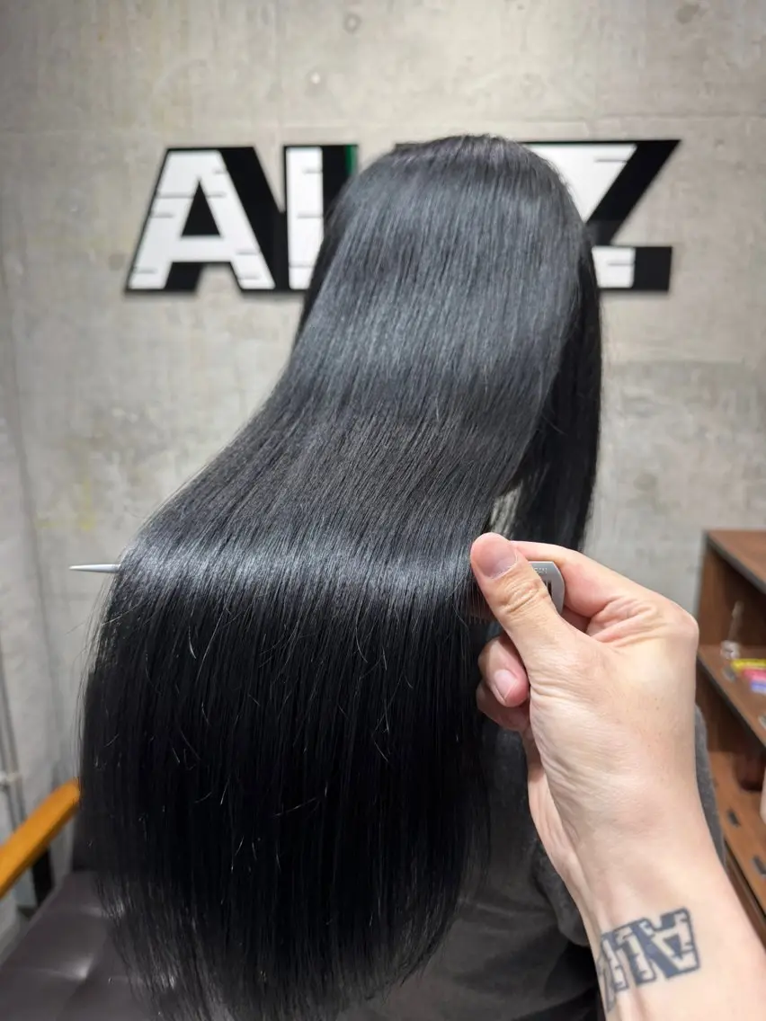 ロング カラー 透明感カラー ヘアカラー ホワイトブロンド RIKUTOのヘアスタイル