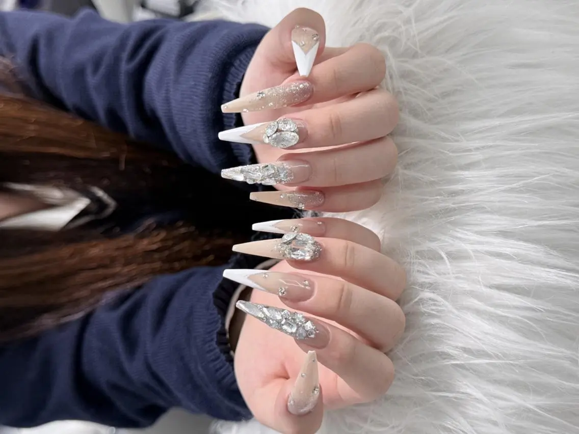 ネイル 長さ出し グラデーション 卒業式 キラキラネイル マグネットネイル アンアンBelle Nail 池袋のネイルデザイン