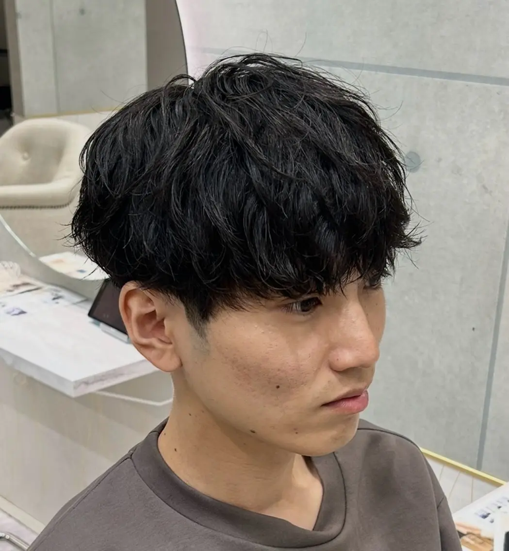 ショート パーマ メンズ カット パーマ 岩城 滉成のヘアスタイル