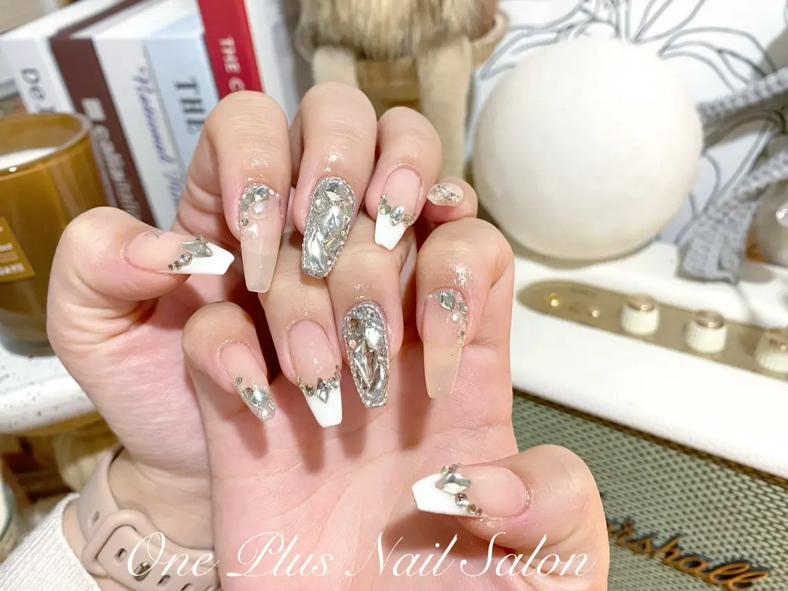 ネイル One Plus Nail Salonのネイルデザイン
