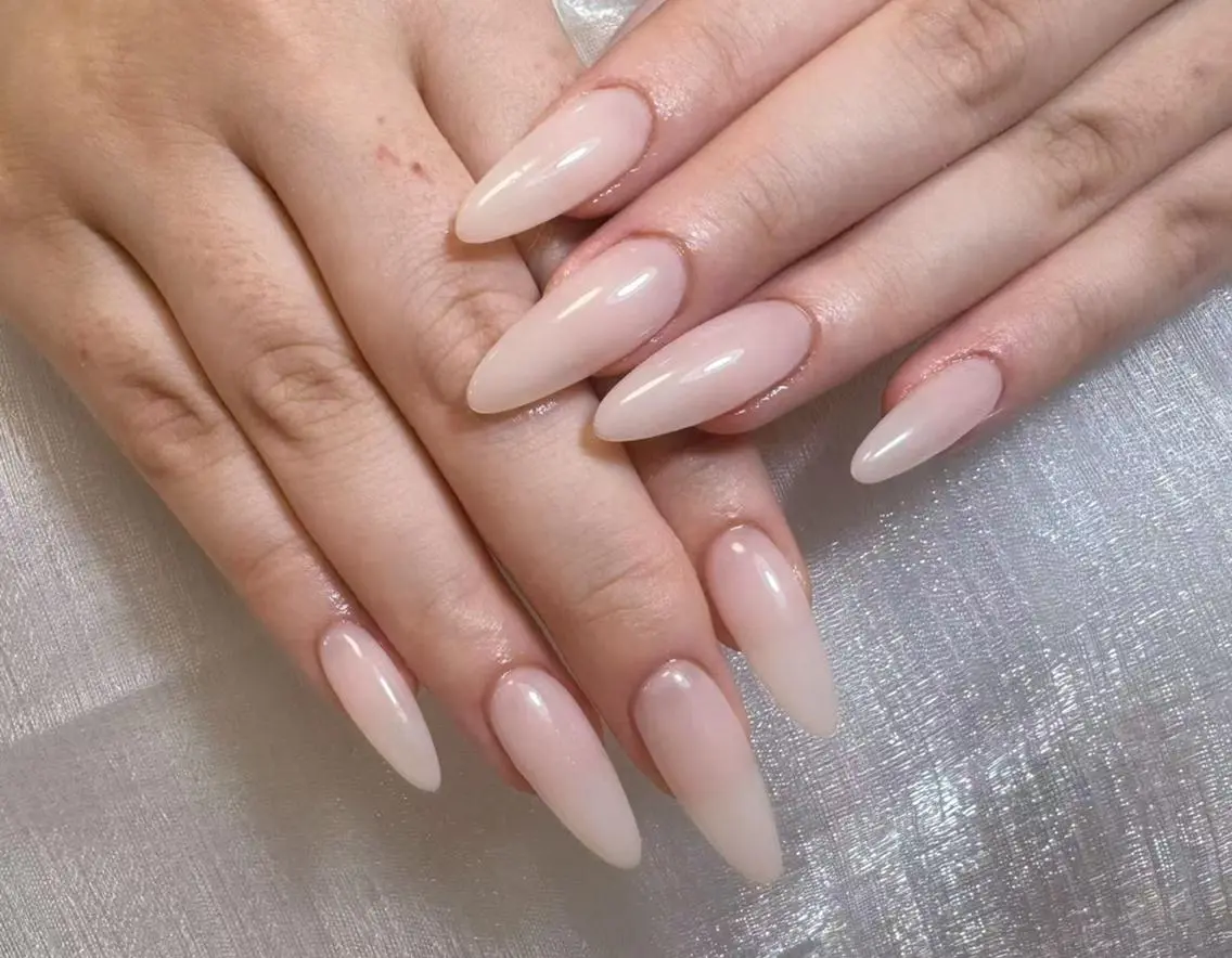 ネイル 長さ出し フレンチネイル 韓国ネイル マグネットネイル 持ち込み ハンドネイル ハンドケア The Nail& EyeLashのネイルデザイン