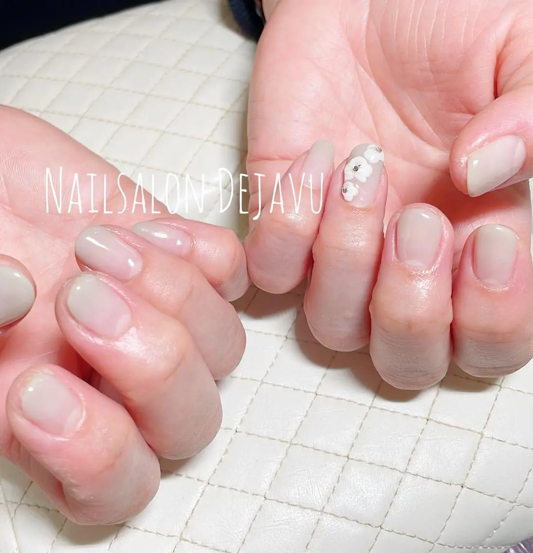 ネイル アートネイル グラデーション シンプルネイル 春ネイル Nail salon Dejavu 🌿のネイルデザイン