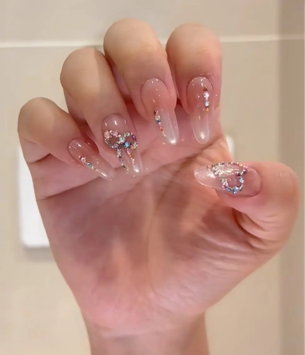 ネイル フットネイル フレンチネイル グラデーション ハート 韓国ネイル ハンドネイル Lynn_ Nailのネイルデザイン