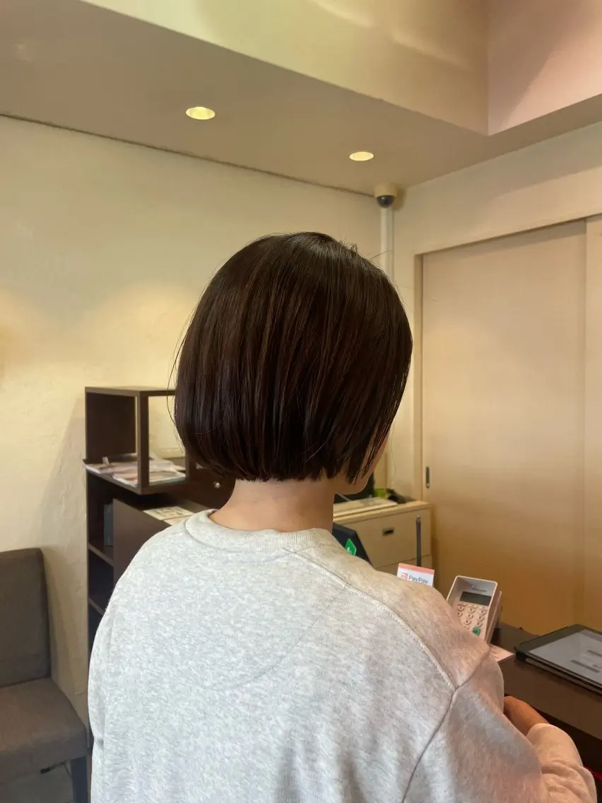 ショート カット ヘアカラー 桑田 新菜のヘアスタイル