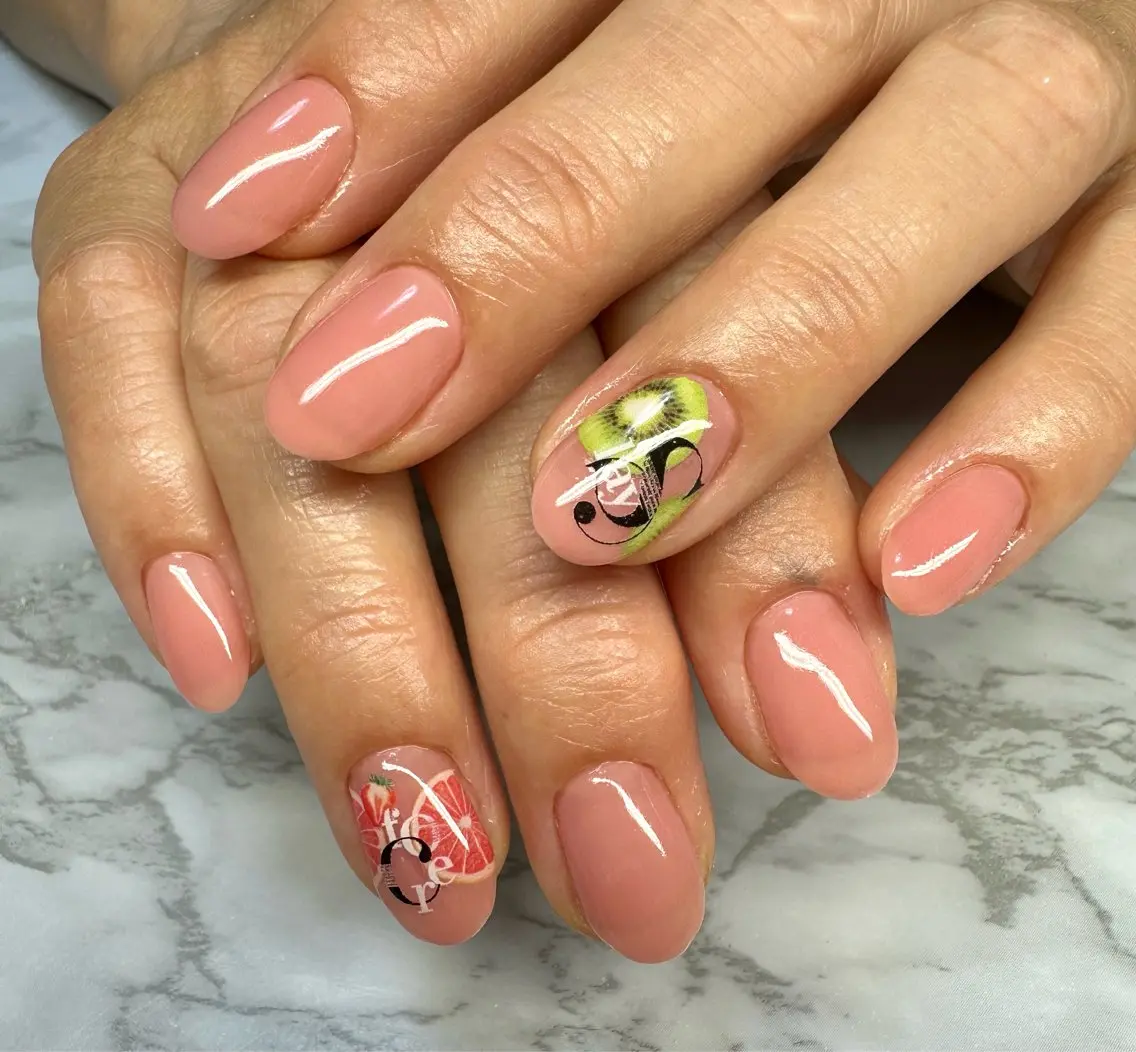 ネイル オーロラネイル マグネットネイル ニュアンスネイル ワンカラーネイル 夏ネイル ハンドネイル Mai’s nailのネイルデザイン