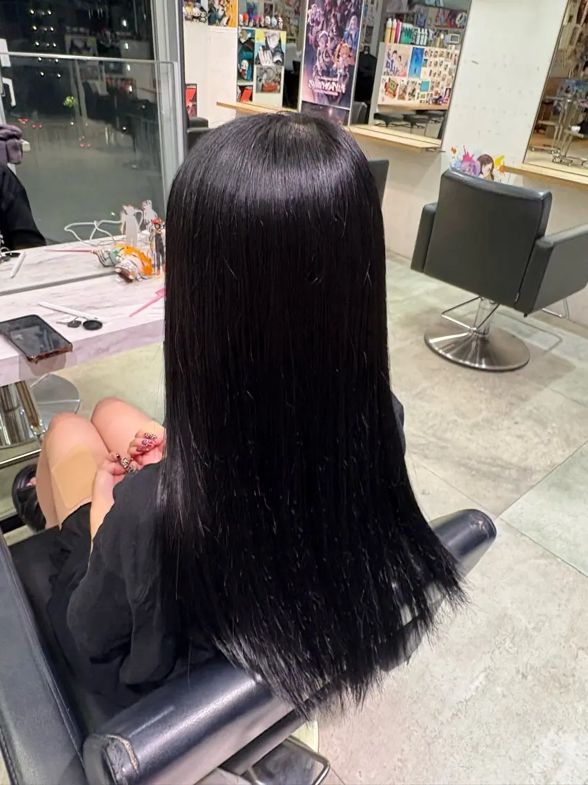 ロング カラー 黒髪 ブリーチ ブルーカラー ブルーブラック 透明感カラー 推しカラー/ ミクのヘアスタイル