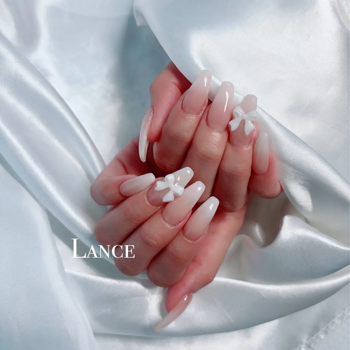 ネイル オーロラネイル フットネイル フレンチネイル キラキラネイル 韓国ネイル Lance nailのネイルデザイン