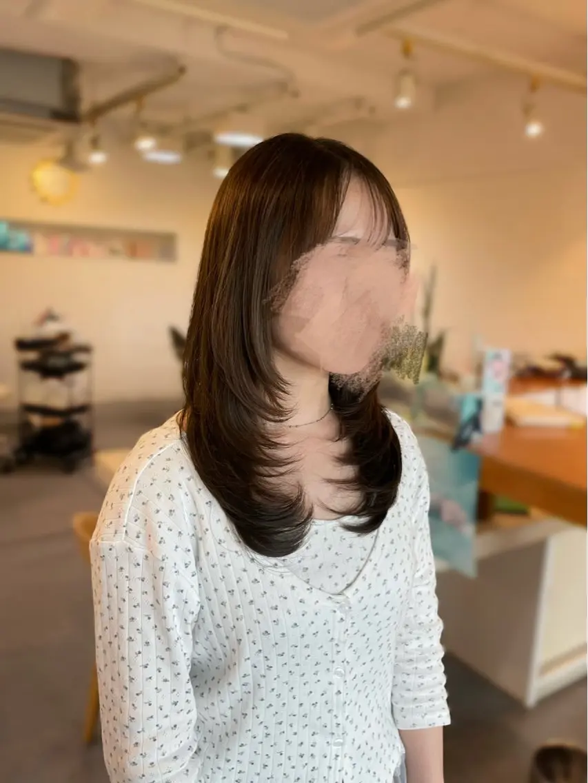 セミロング レイヤーカット カット ヘアカラー 愛華 【geep】のヘアスタイル
