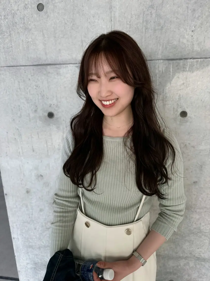 ロング カラー ロングレイヤー アッシュ ベージュカラー ブリーチ 透明感カラー カット ヘアカラー トリートメント 誰より丁寧なカット/ 小林輝/レイヤーのヘアスタイル