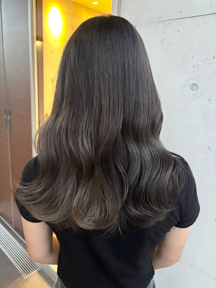 ロング カラー 透明感カラー グレージュ 心美/ブリーチなし 透明感カラーのヘアスタイル