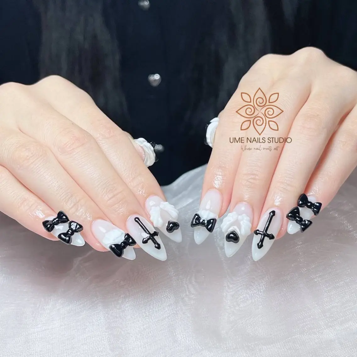 ネイル チークネイル クリアネイル ガーリー キラキラネイル 韓国ネイル Ume Nail Studioのネイルデザイン