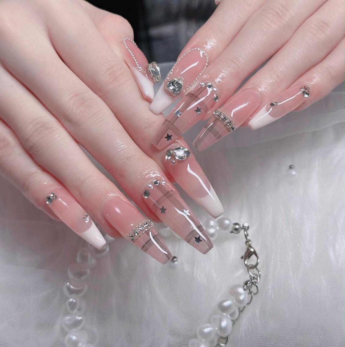 ネイル フレンチネイル ジェルネイル ハロウィン 韓国ネイル マグネットネイル ハンドネイル H.baby Nail Salonのネイルデザイン