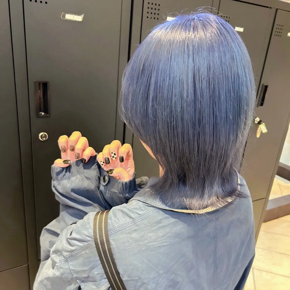 セミロング カラー アッシュ ブリーチ ブルーカラー ダブルカラー シルバー mei 撮影モデル募集中!のヘアスタイル