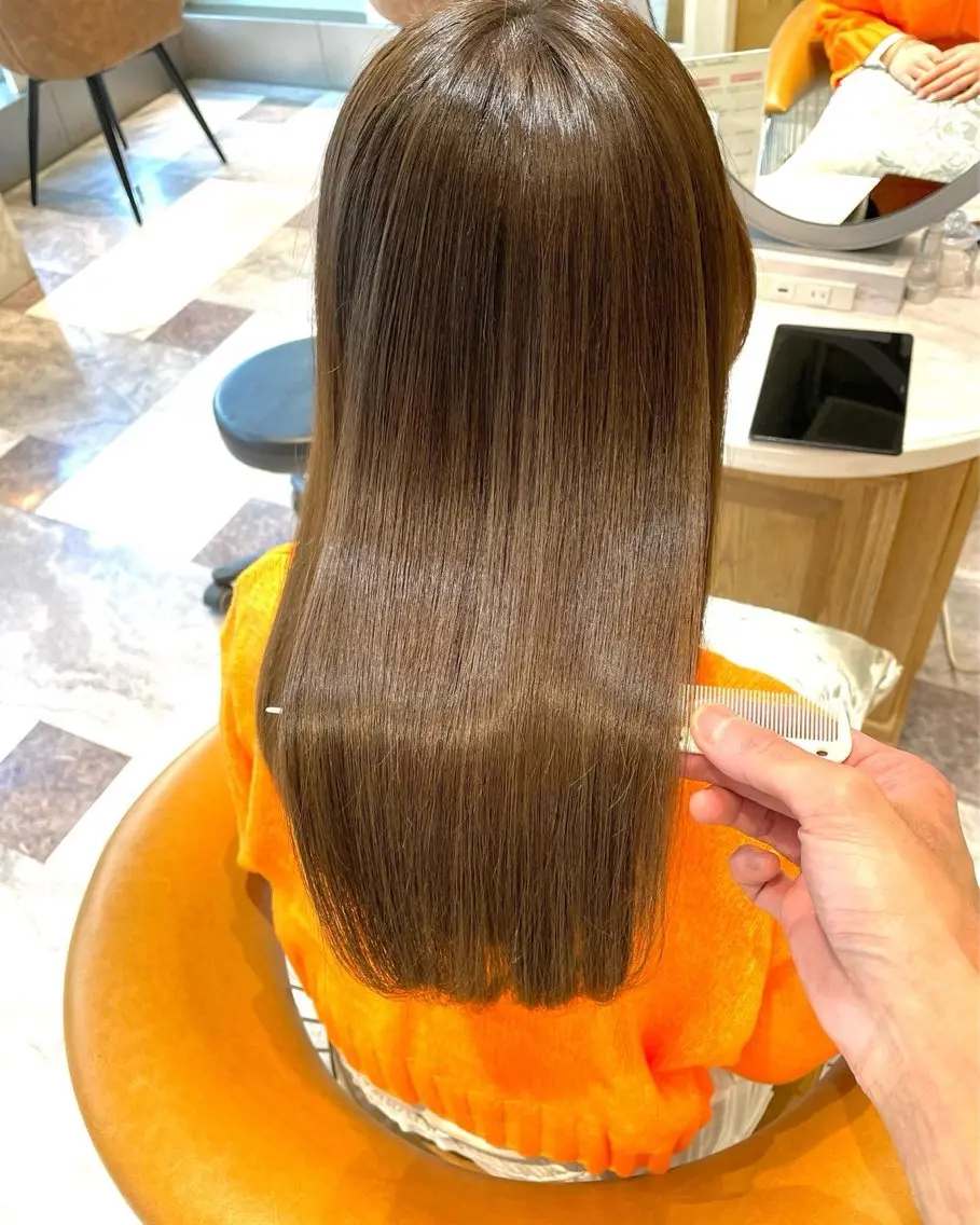 セミロング カラー カット ヘアカラー 縮毛矯正 木屋元一/縮毛矯正 /前髪/レイヤーのヘアスタイル