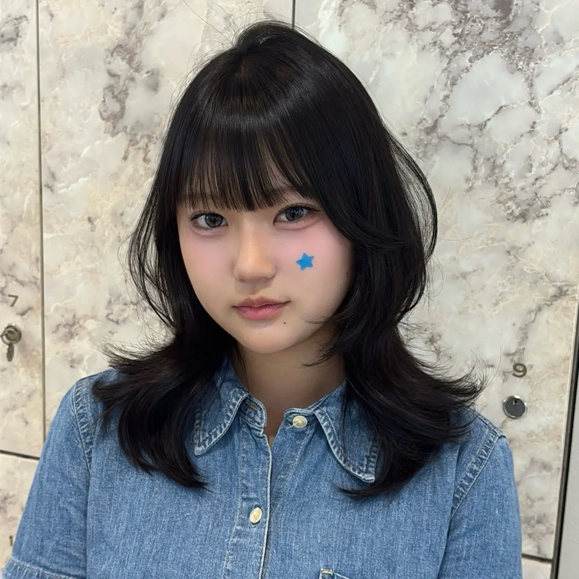 ミディアム ミディアムレイヤー 伸ばしかけ ハッシュカット レイヤーカット 新宿/レイヤーカット /結  YUI🩰のヘアスタイル