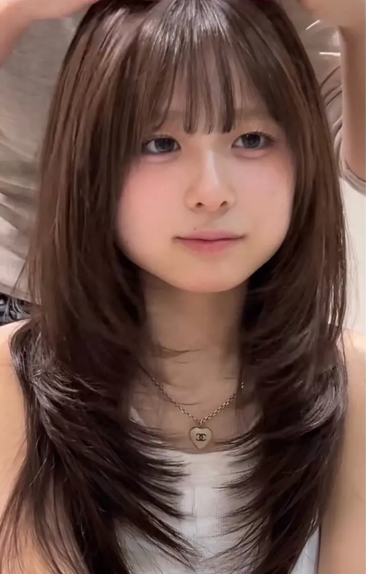 ロング 真下 瑞歩のヘアスタイル