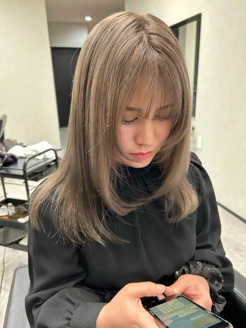 セミロング カラー ベージュカラー ヘーゼル ご予約はインスタ のみ🌿@n7g10のヘアスタイル
