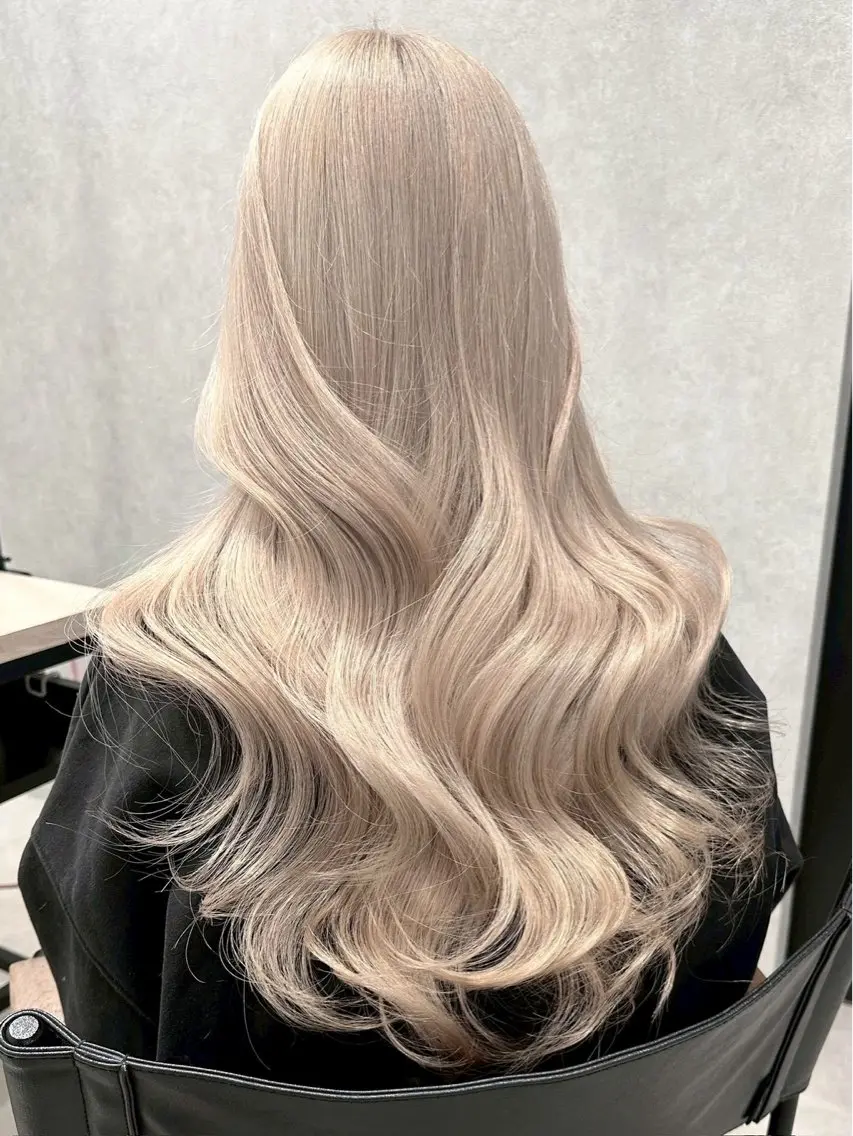【おすすめ✨️】ケアブリーチ2回＋透明感カラー＆トリートメントの写真