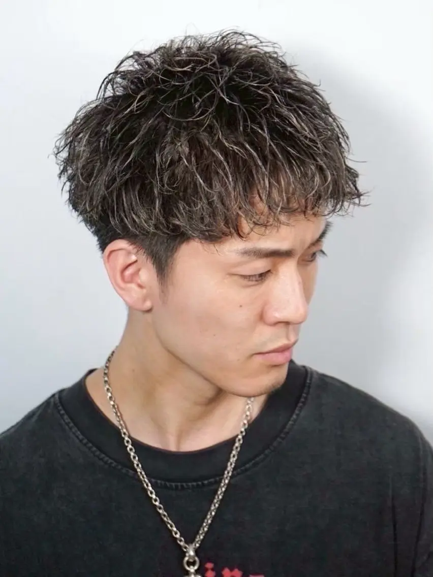 ショート パーマ メンズ 伏見 俊祐のヘアスタイル
