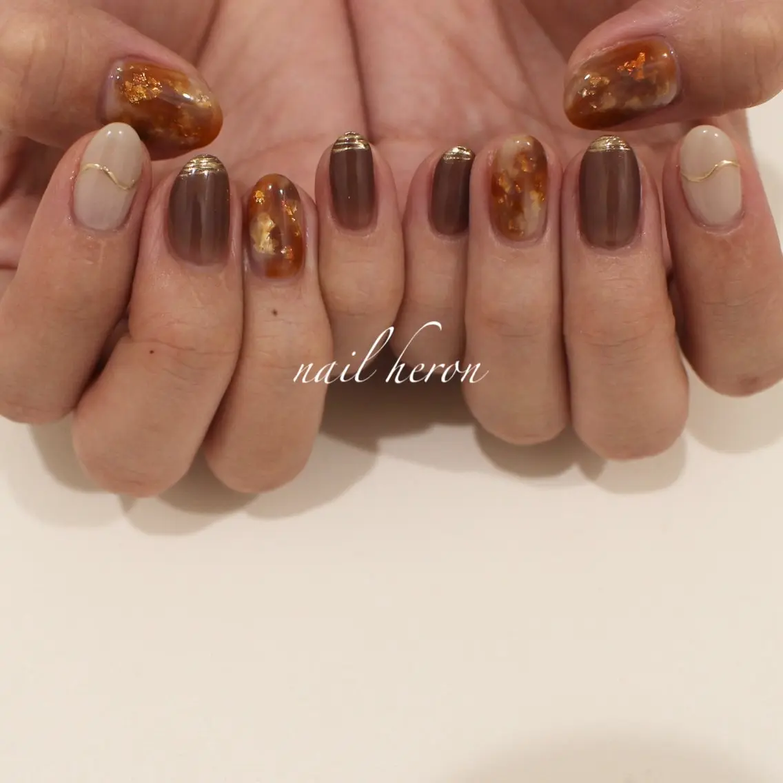 ネイル べっ甲ネイル ハンドネイル saki_ nail heronのネイルデザイン