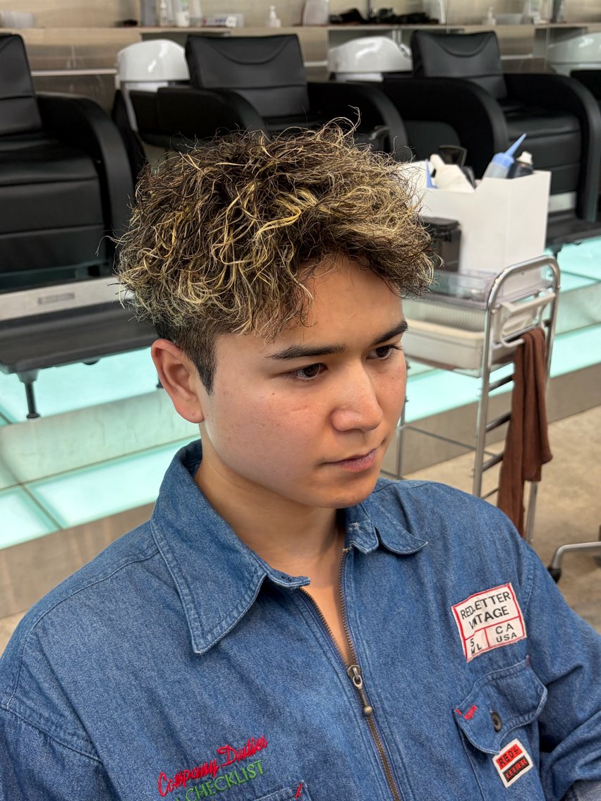 カラー パーマ 室谷 柚羽のヘアスタイル