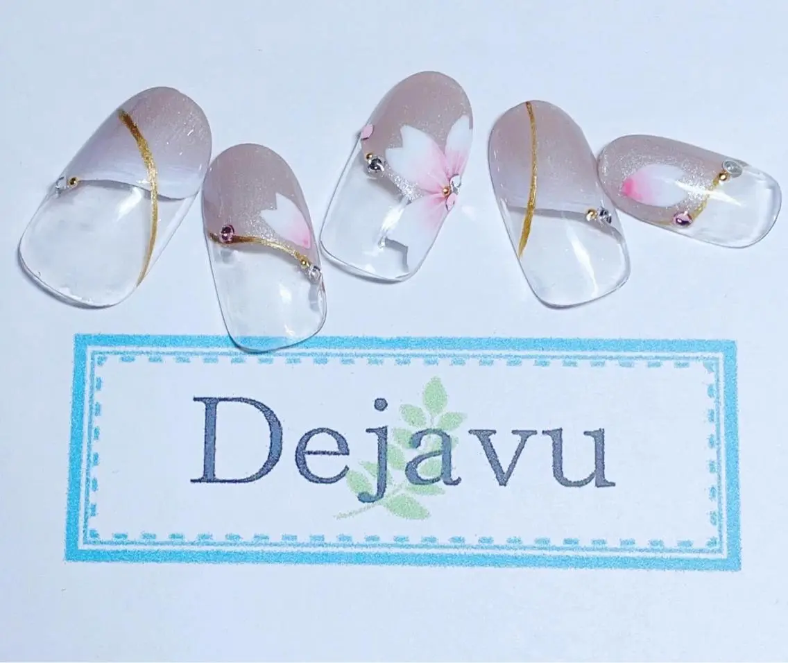 ネイル アートネイル 桜ネイル 春ネイル ホワイト Nail salon Dejavu 🌿のネイルデザイン
